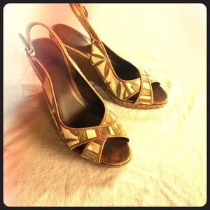 Charles David natural fiber wedge peep toes